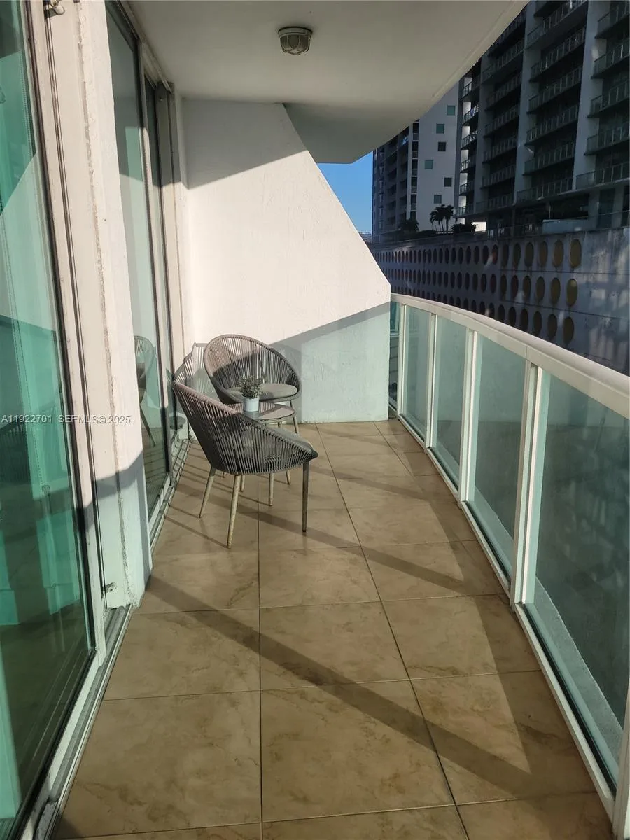 41 SE 5th St # 710, Miami, FL 33131 photo 3