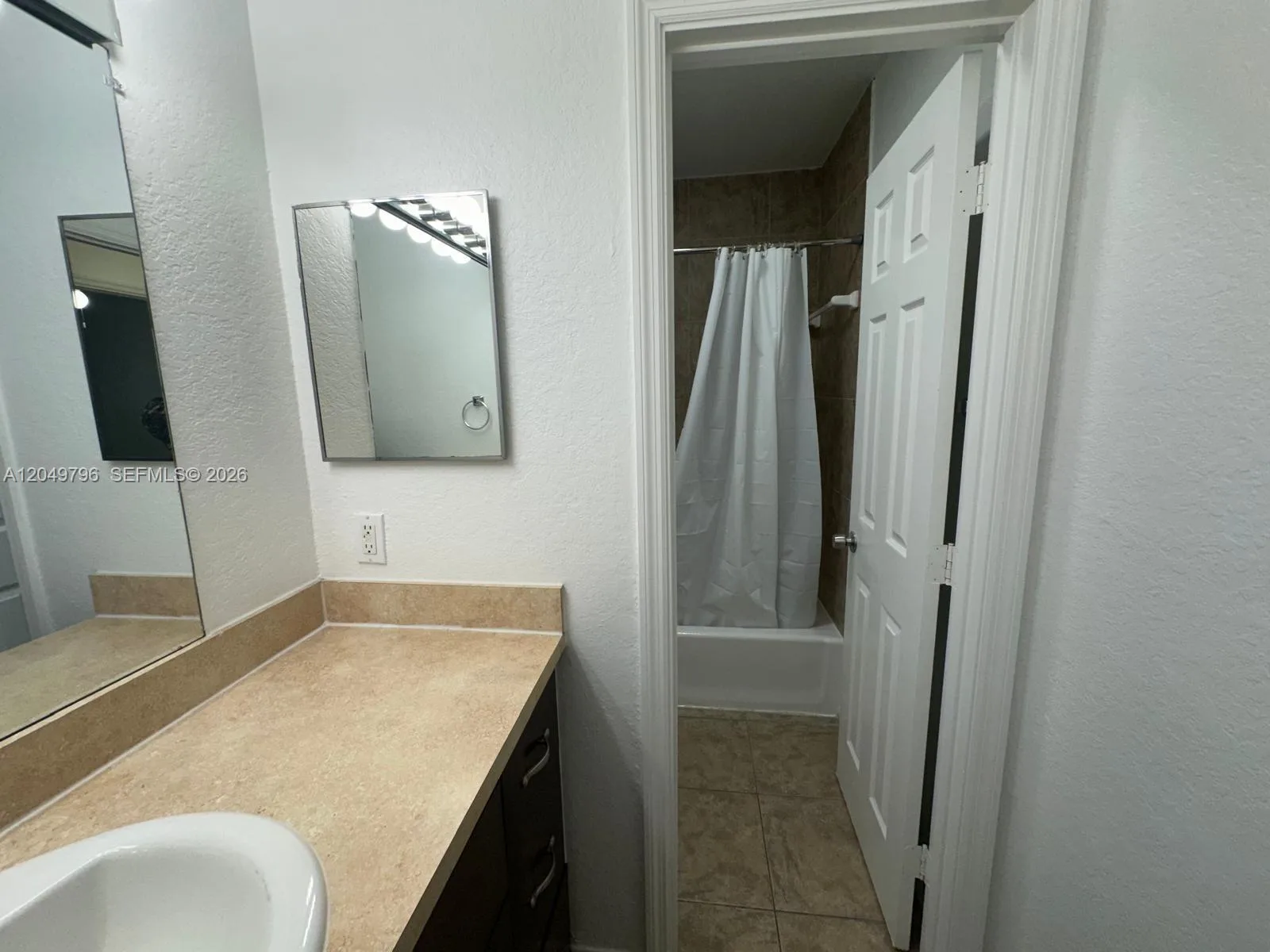 2640 NE 8th Ave # 17, Wilton Manors, FL 33334 photo 13