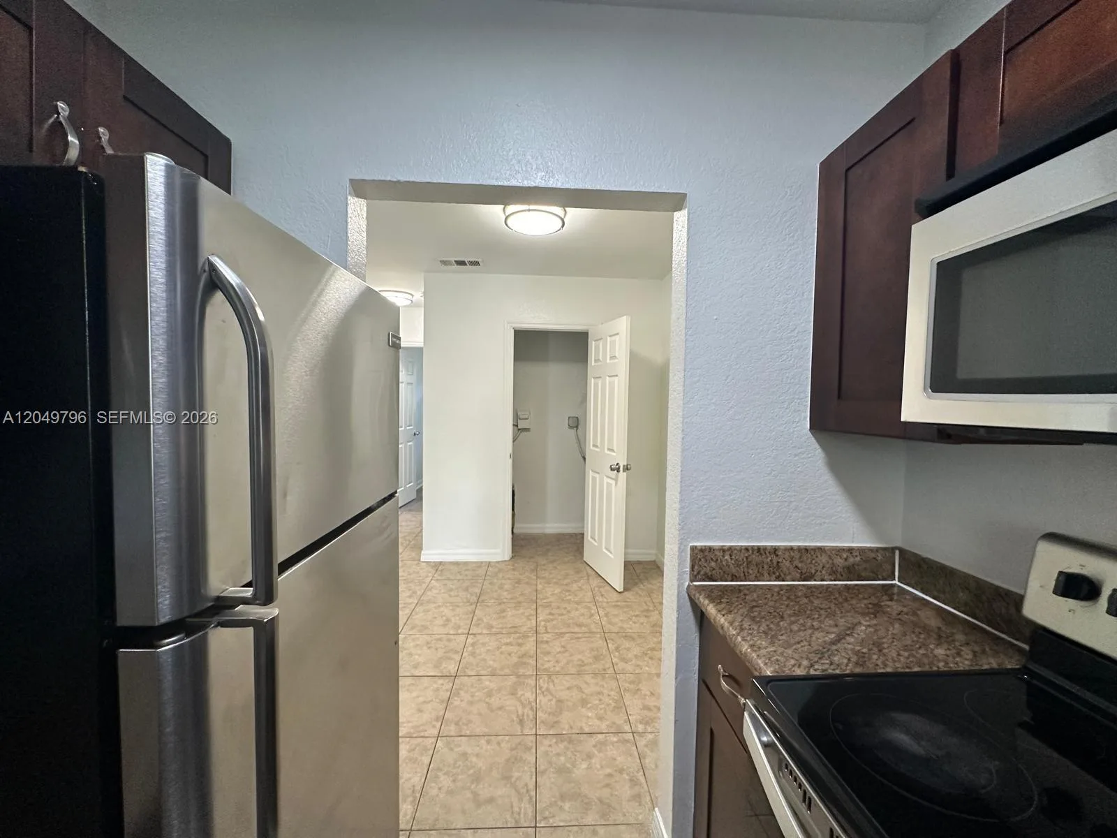 2640 NE 8th Ave # 17, Wilton Manors, FL 33334 photo 8