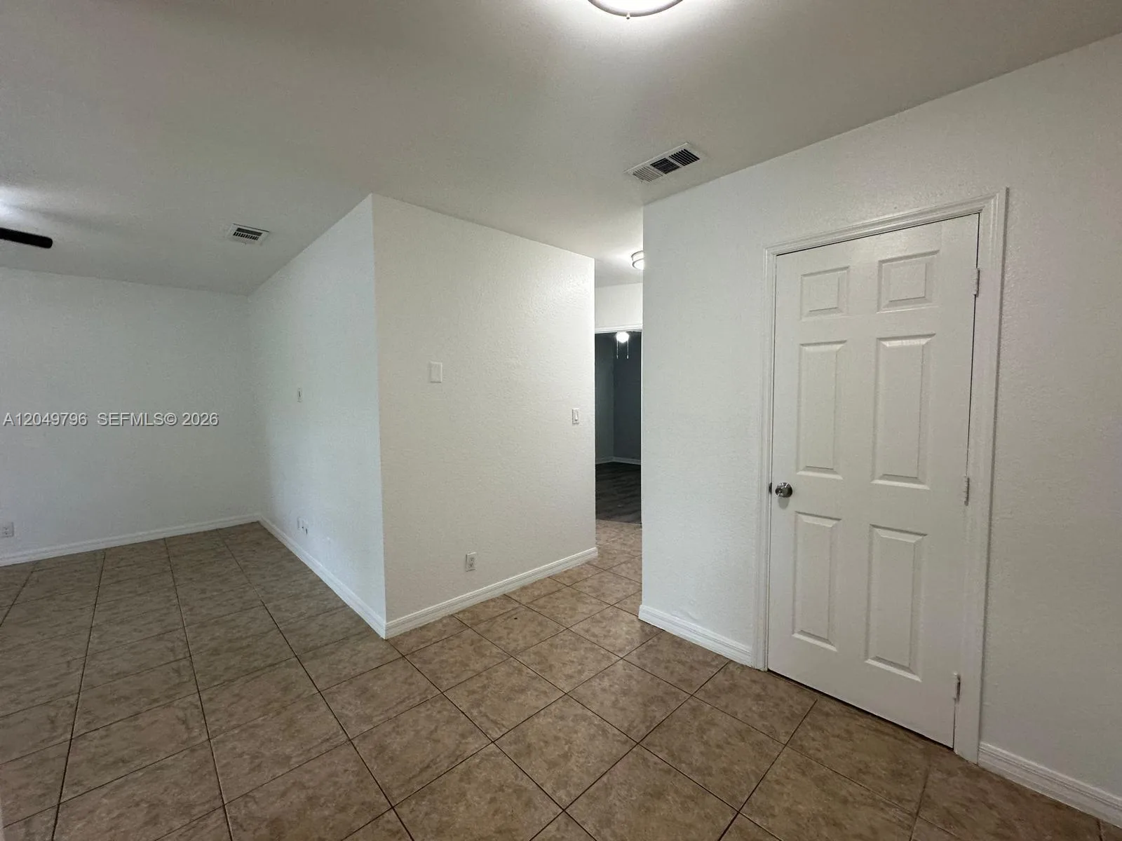 2640 NE 8th Ave # 17, Wilton Manors, FL 33334 photo 9