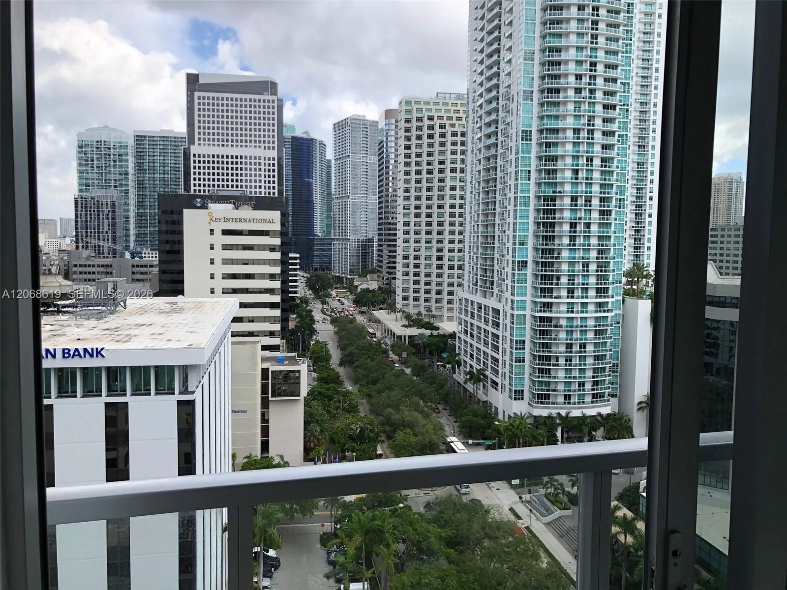 1060 BRICKELL AVE # 1501, Miami, FL 33131 photo 2