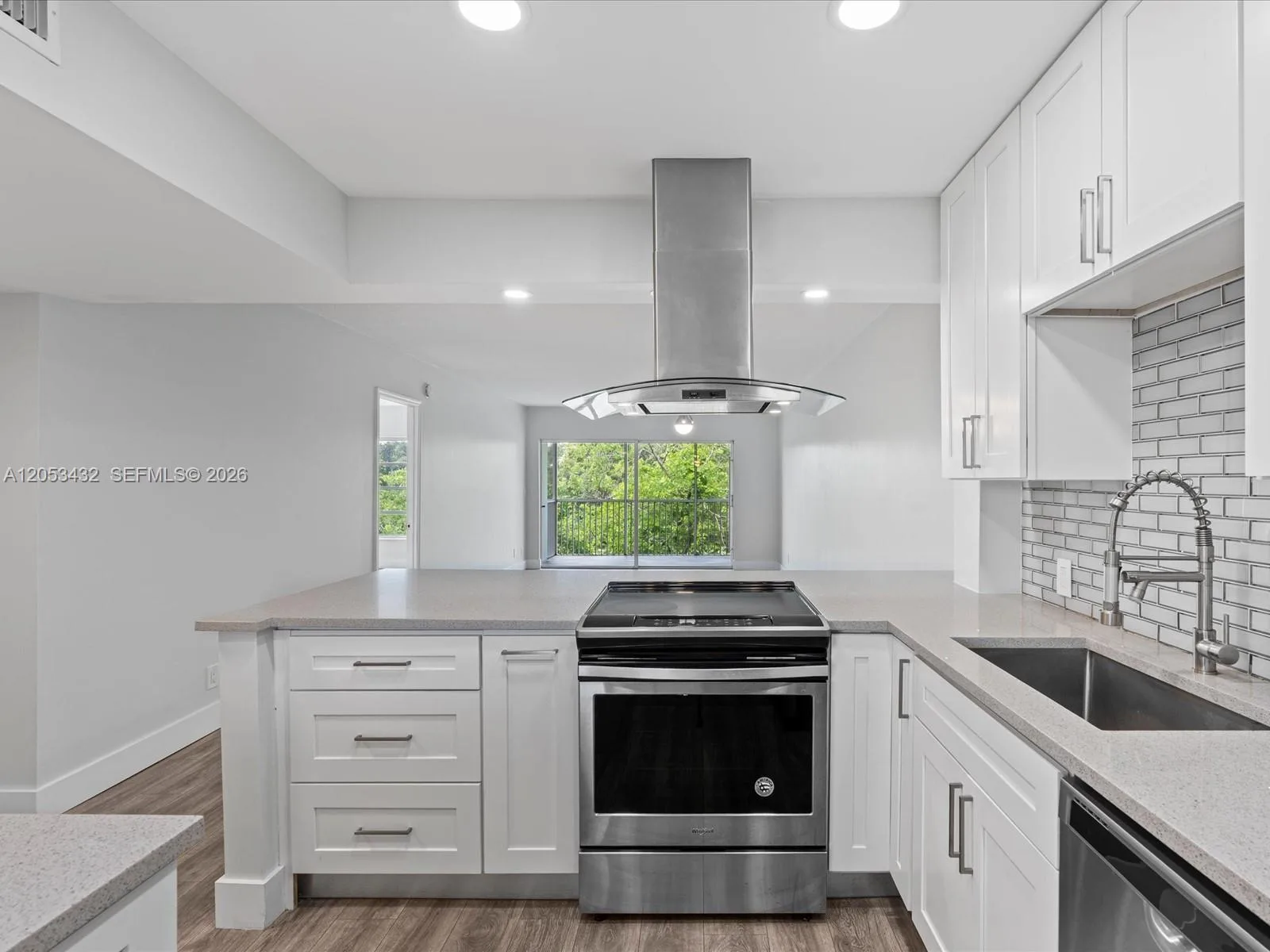 3150 N Palm Aire Dr # 406, Pompano Beach, FL 33069 photo 2