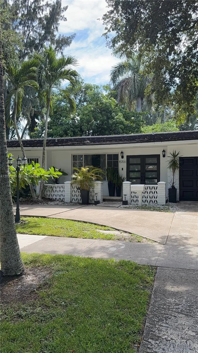 15700 N Miami Ave, Miami, FL 33169