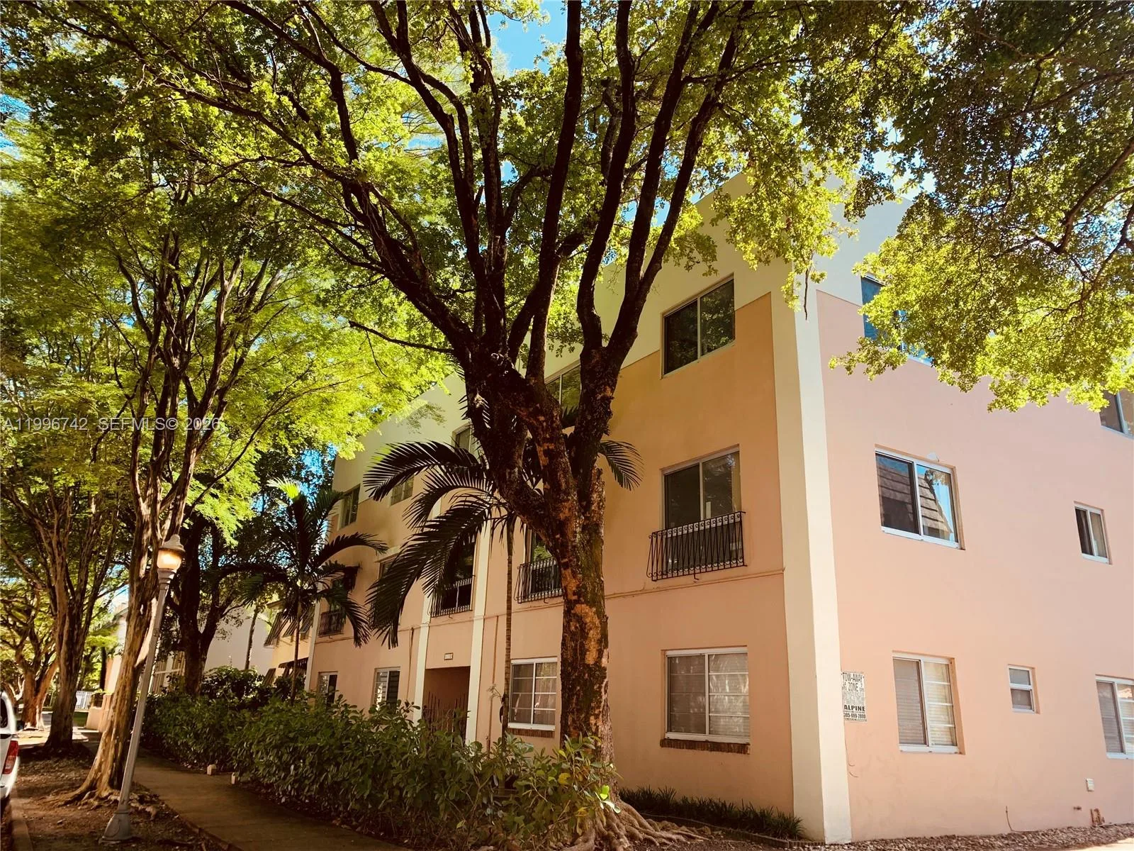 1110 Salzedo St # 2C, Coral Gables, FL 33134