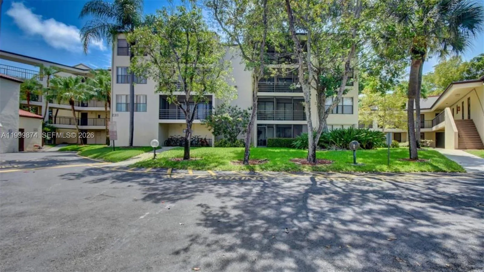 2311 S Cypress Bend Dr # 419A, Pompano Beach, FL 33069 photo 7