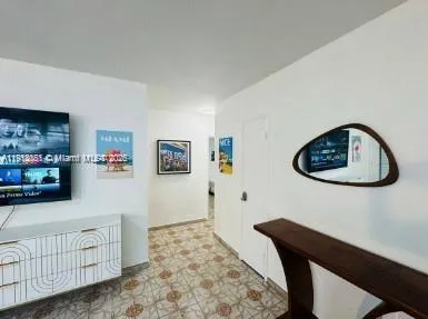 650 Pennsylvania Ave # 1, Miami Beach, FL 33139 photo 2