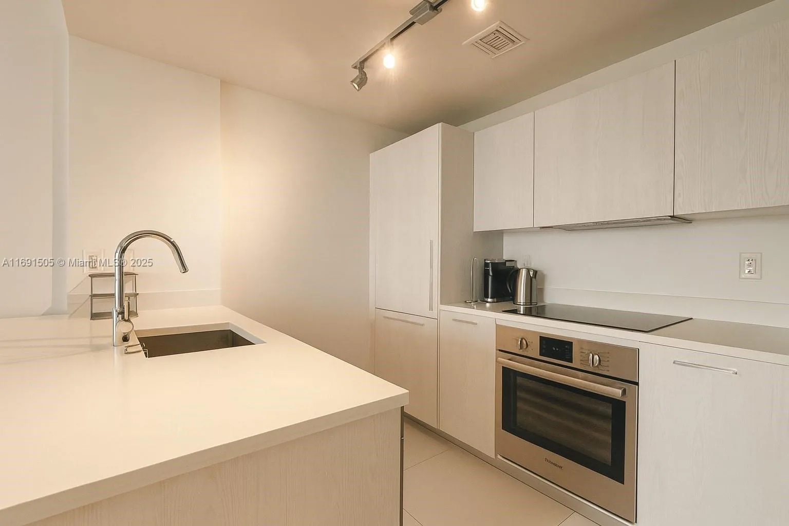 501 NE 31st St # 1204, Miami, FL 33137 photo 6