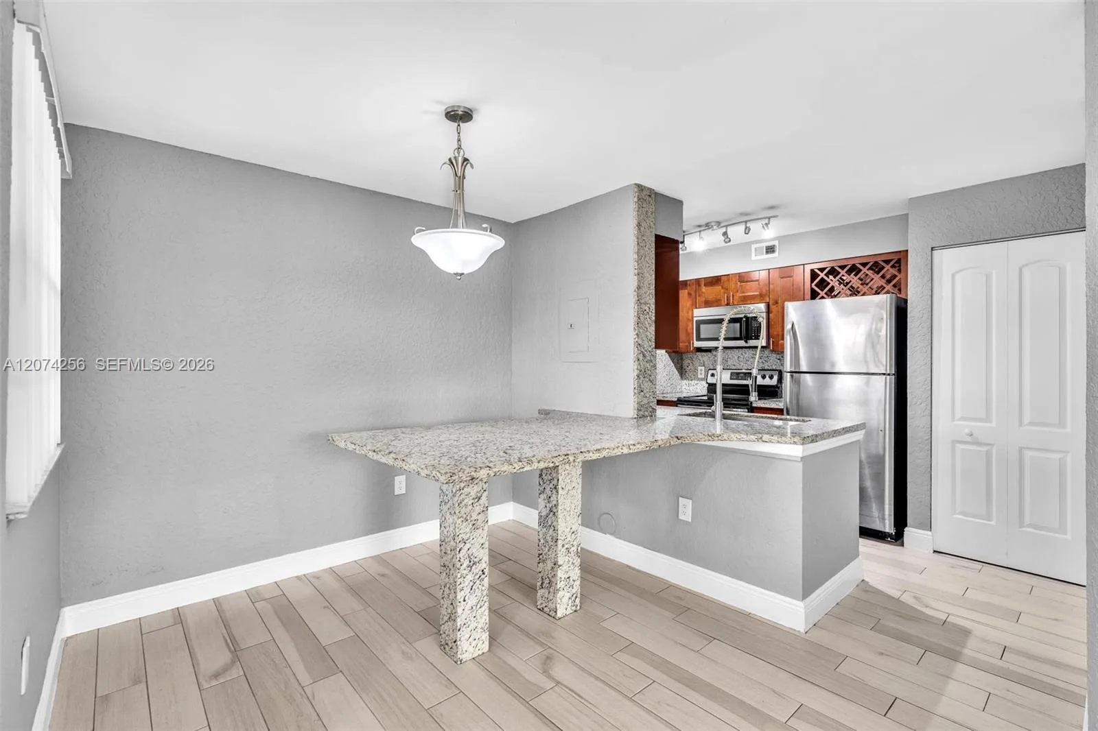 2803 N Oakland Forest Dr # 206, Oakland Park, FL 33309