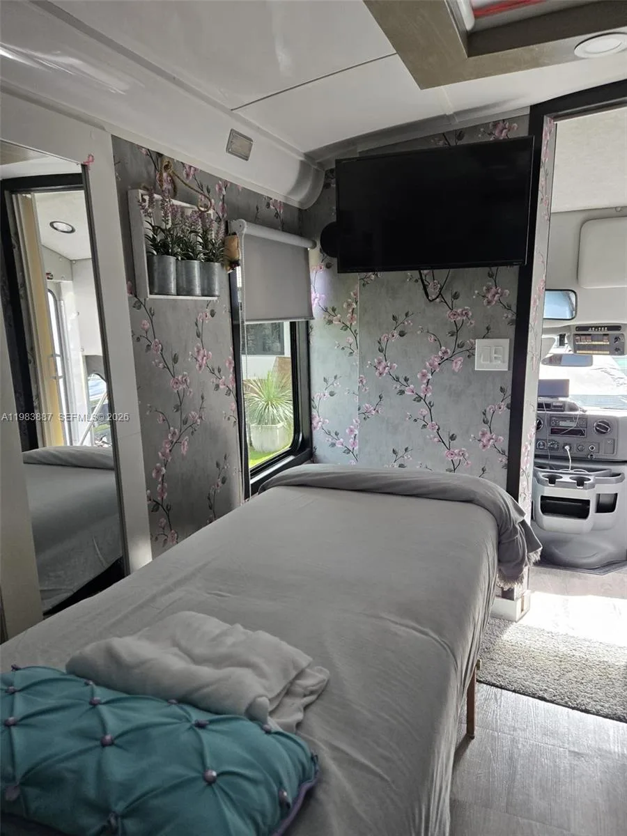 MOVIL SPA SW FOR SALE, Miami, FL 33145 photo 2