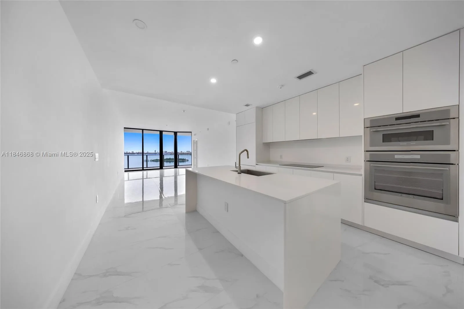 700 NE 24th St # 1505, Miami, FL 33137 photo 3