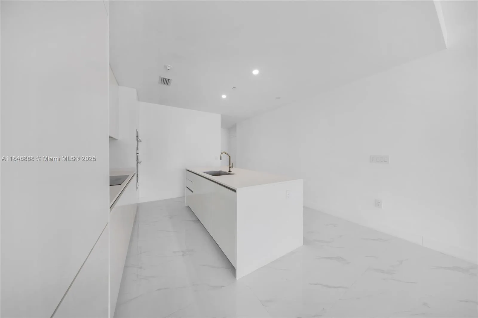 700 NE 24th St # 1505, Miami, FL 33137 photo 6