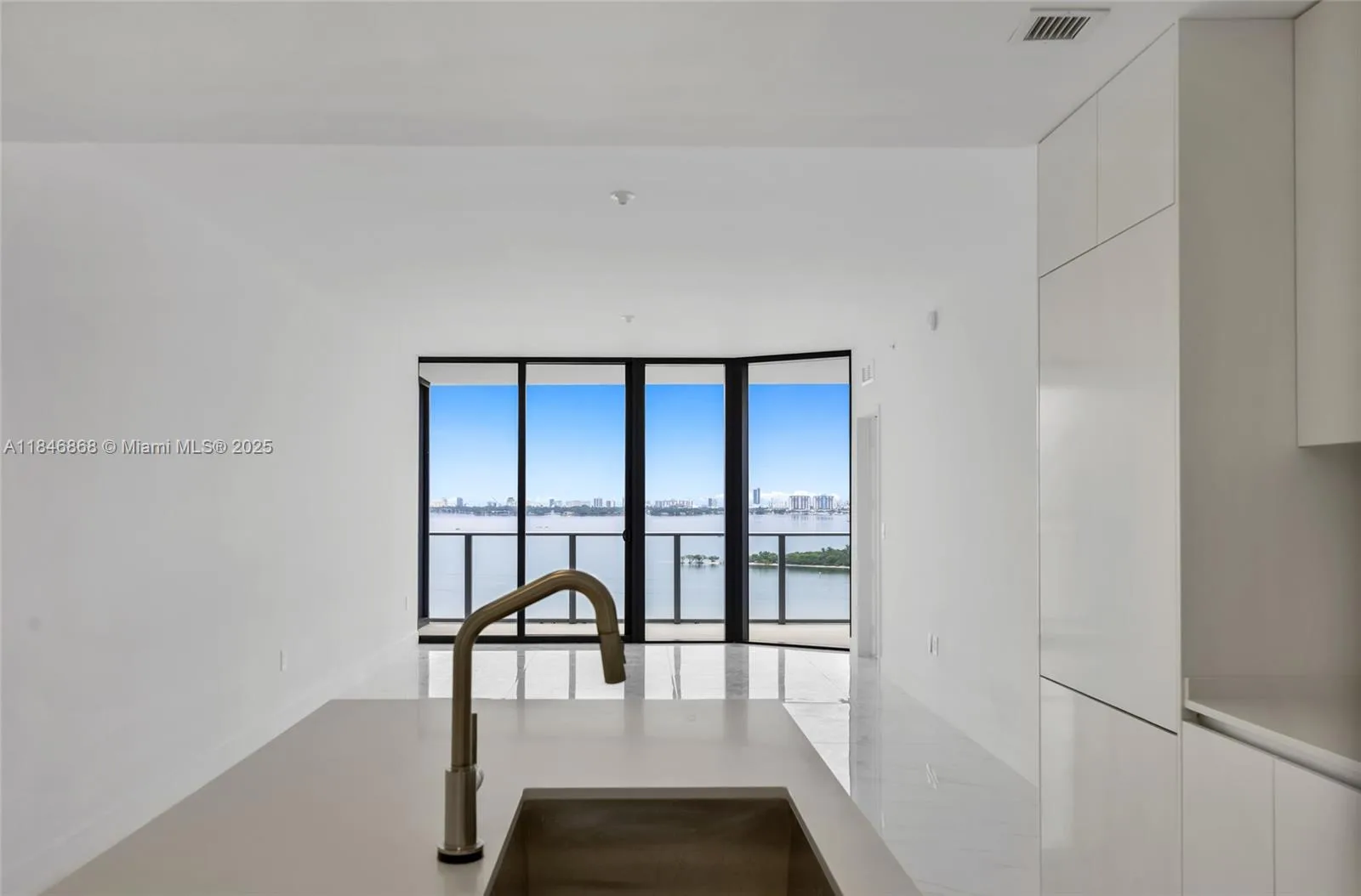 700 NE 24th St # 1505, Miami, FL 33137 photo 9