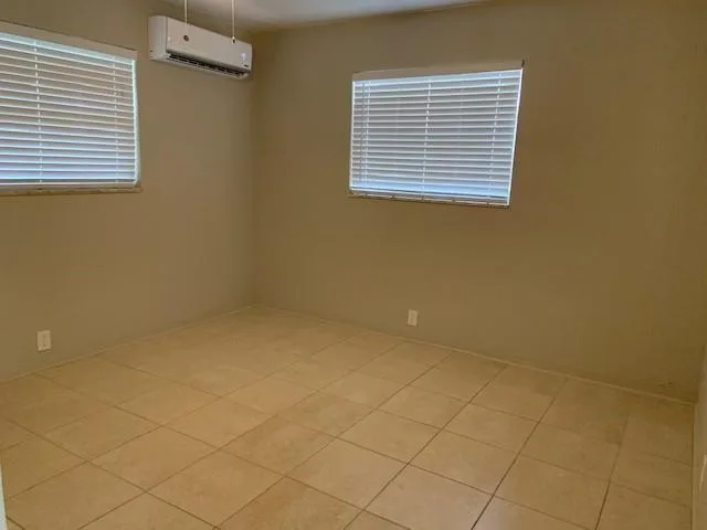 4250 NW 21st Avenue, Oakland Park, FL 33309 photo 6