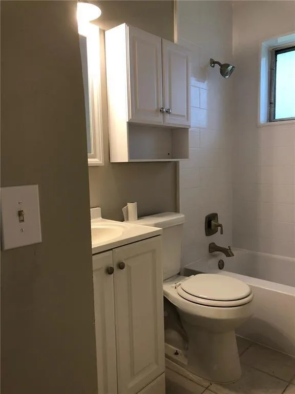 4250 NW 21st Avenue, Oakland Park, FL 33309 photo 8