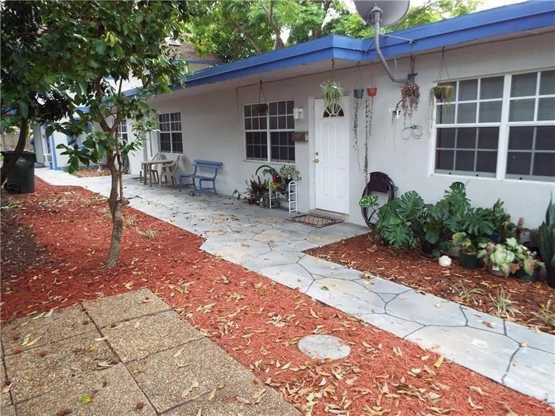 898 NE 39th Street # 2, Oakland Park, FL 33334