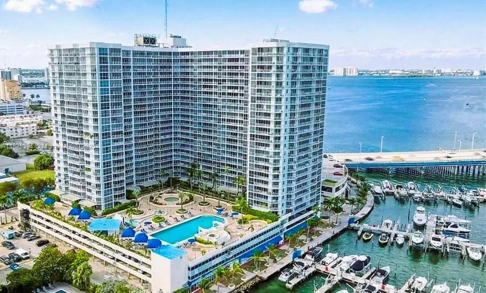 7601 E Treasure Dr # 512, North Bay Village, FL 33141