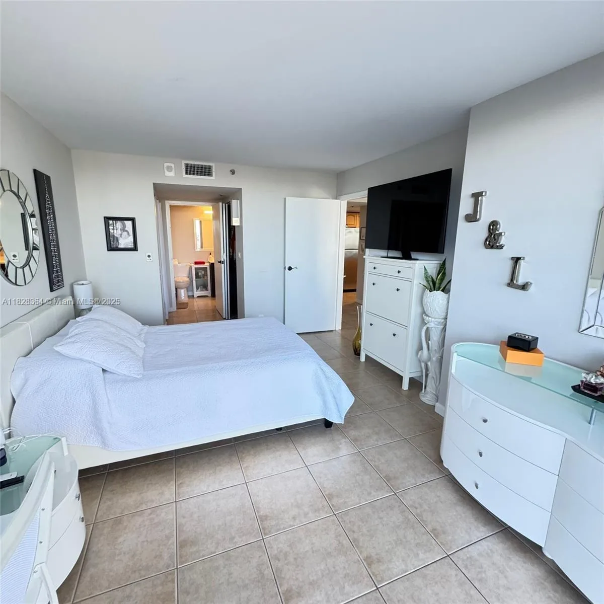 7601 E Treasure Dr # 512, North Bay Village, FL 33141 photo 10