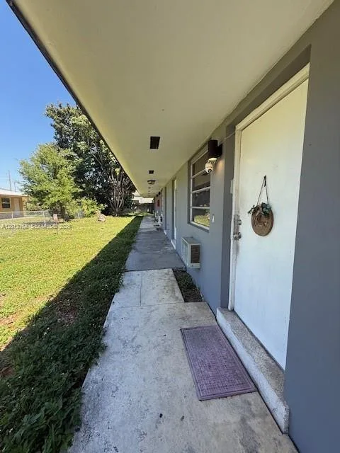 151 NW 164th ST, Miami, FL 33169 photo 4
