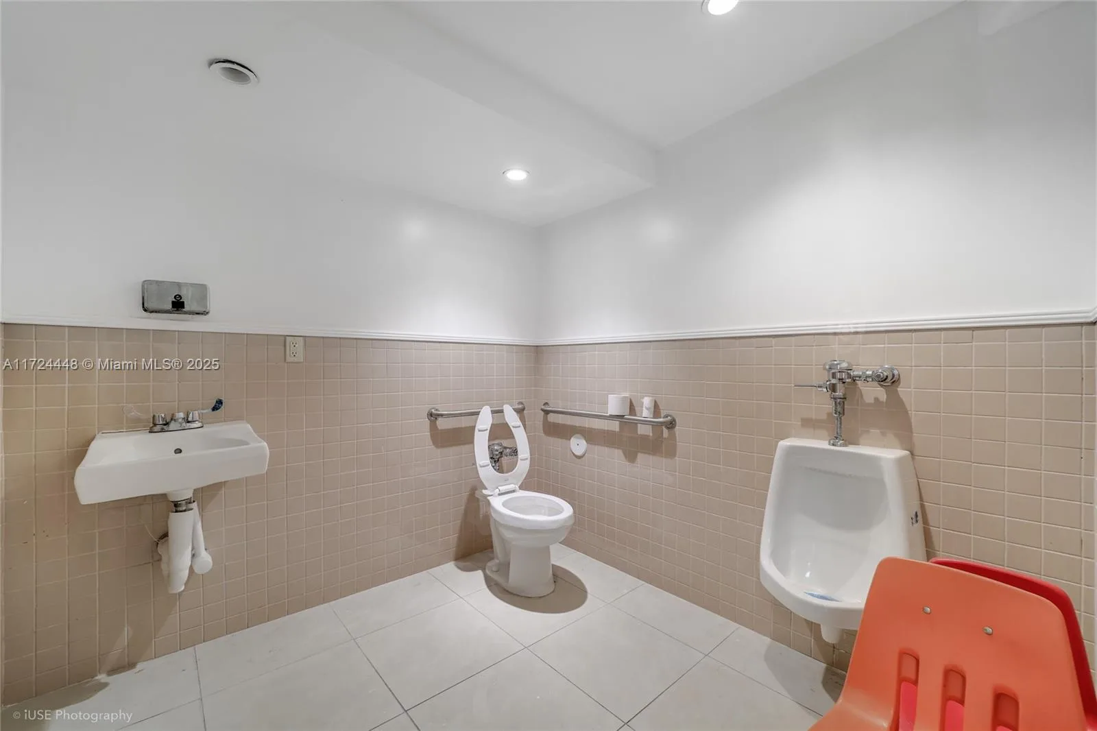 150 SE 2nd Ave # 103, Miami, FL 33131 photo 12