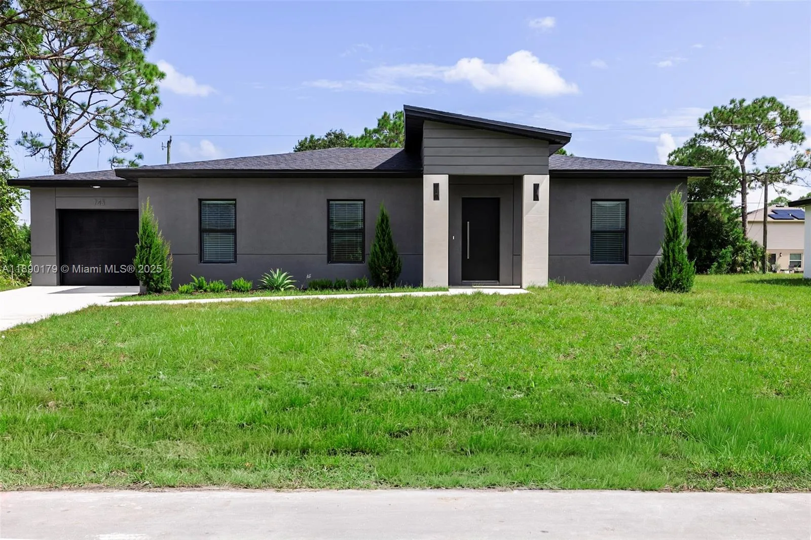 743 Darby Ave SW, Palm Bay, FL 32908