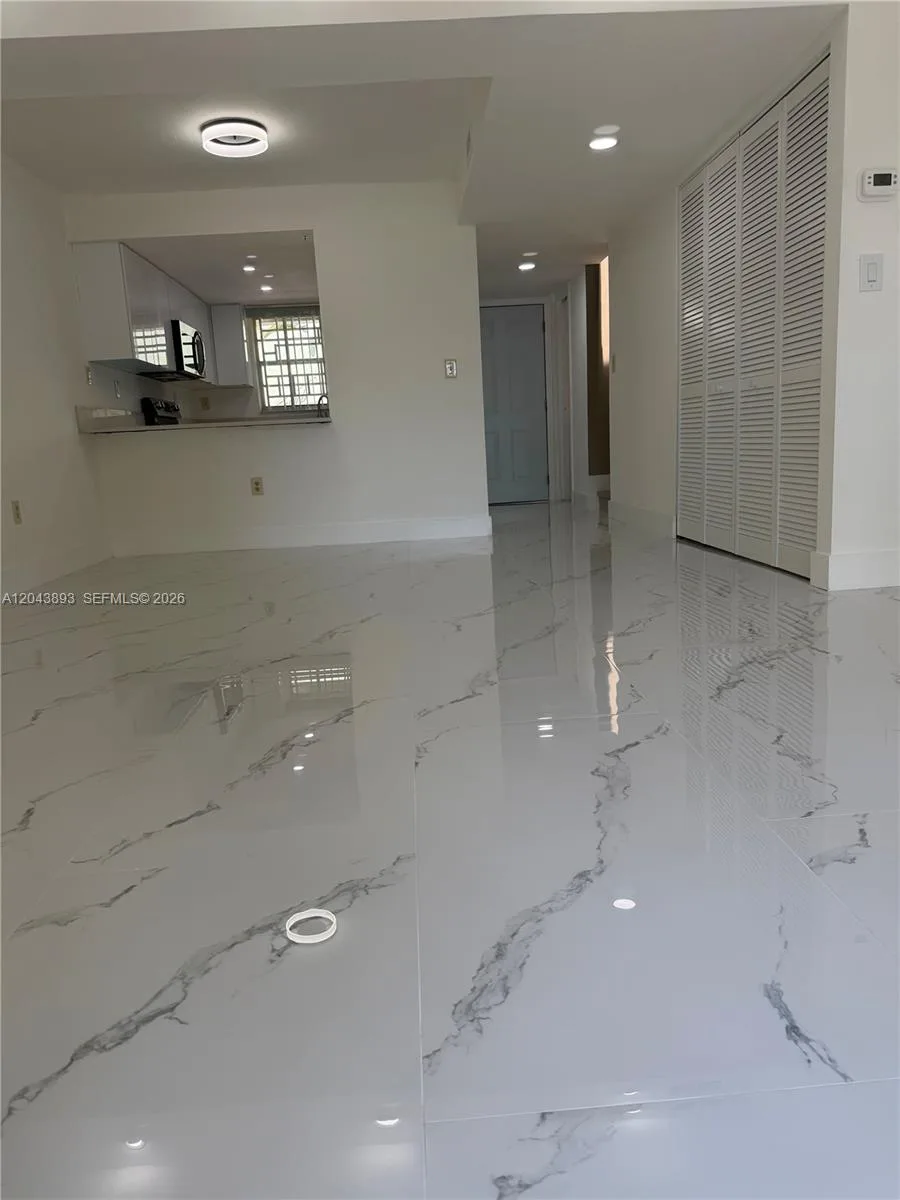 11123 NW 7th St # 103-4, Miami, FL 33172 photo 5