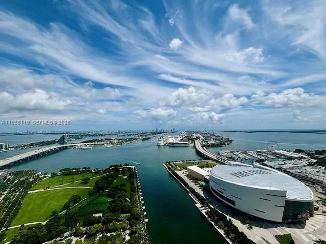 900 Biscayne Blvd # 4203, Miami, FL 33132