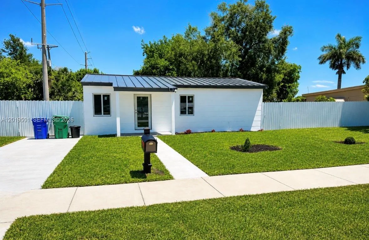 1881 NW 157th St, Miami Gardens, FL 33054 photo 3