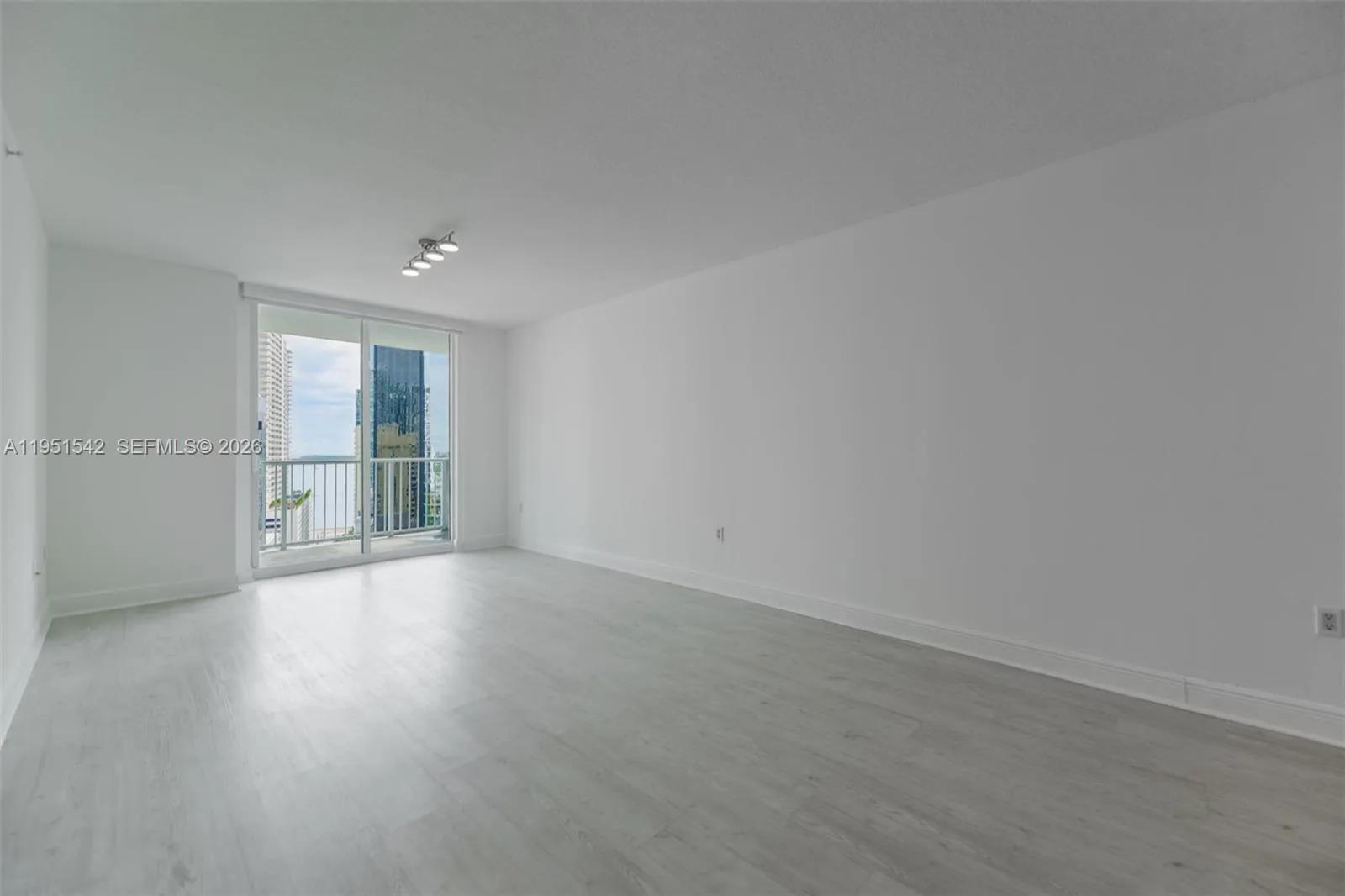 1250 S Miami Ave # 1906, Miami, FL 33130 photo 8