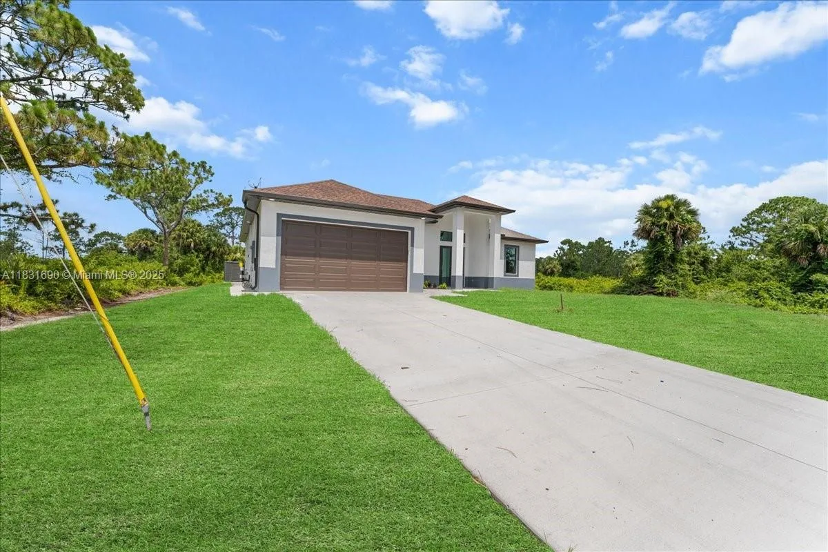 624 Beach Ave S, Lehigh Acres, FL 33974 photo 4