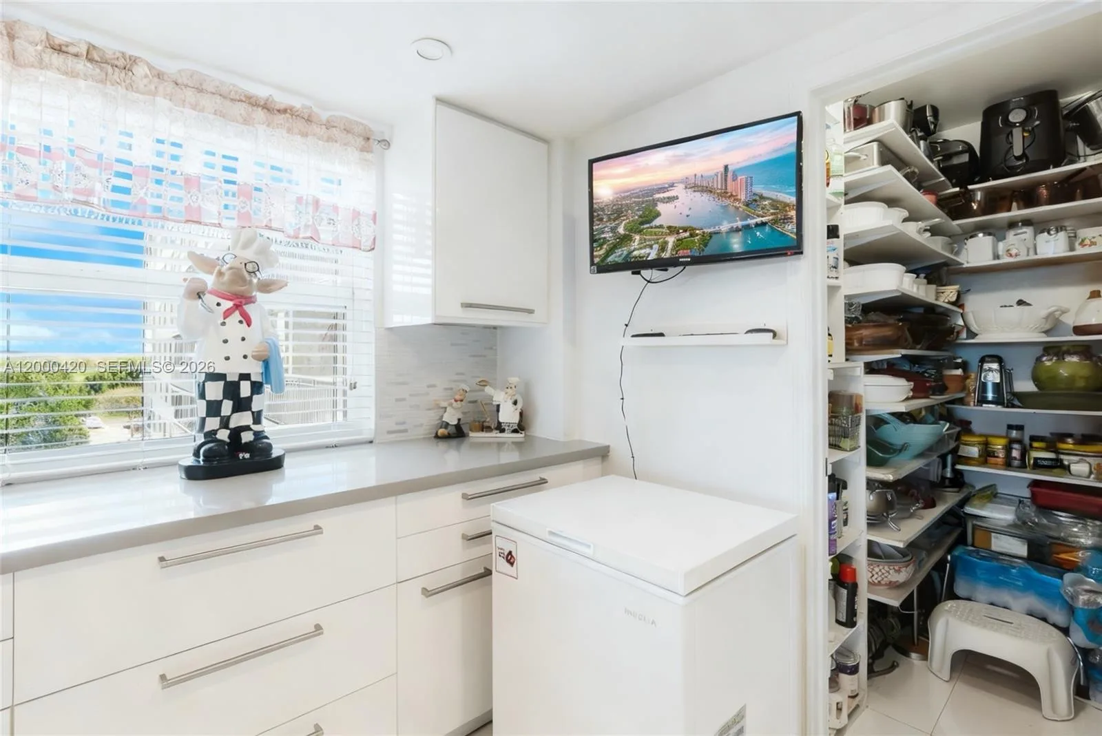 3800 Hillcrest Dr # 411, Hollywood, FL 33021 photo 11