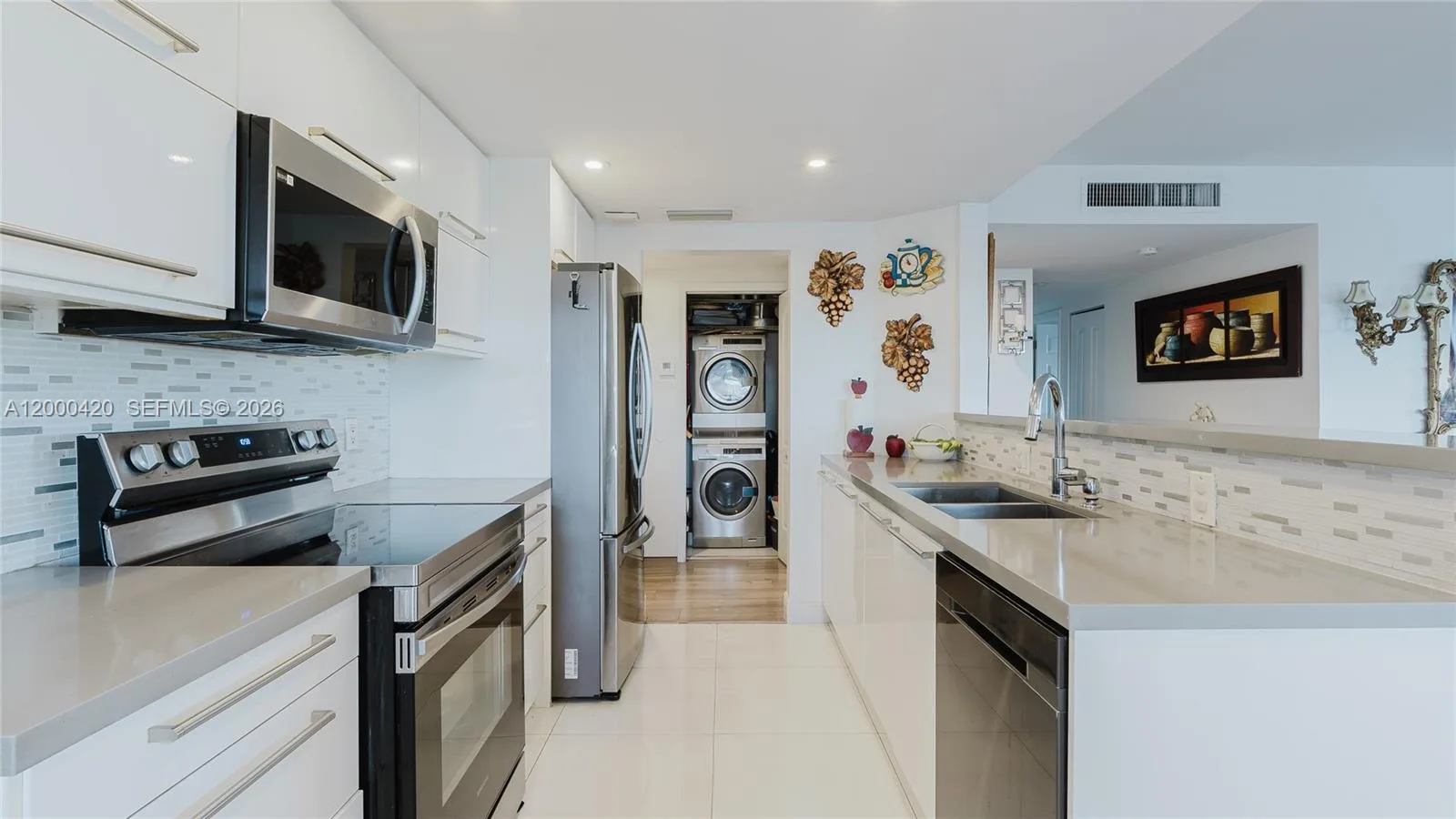 3800 Hillcrest Dr # 411, Hollywood, FL 33021 photo 8