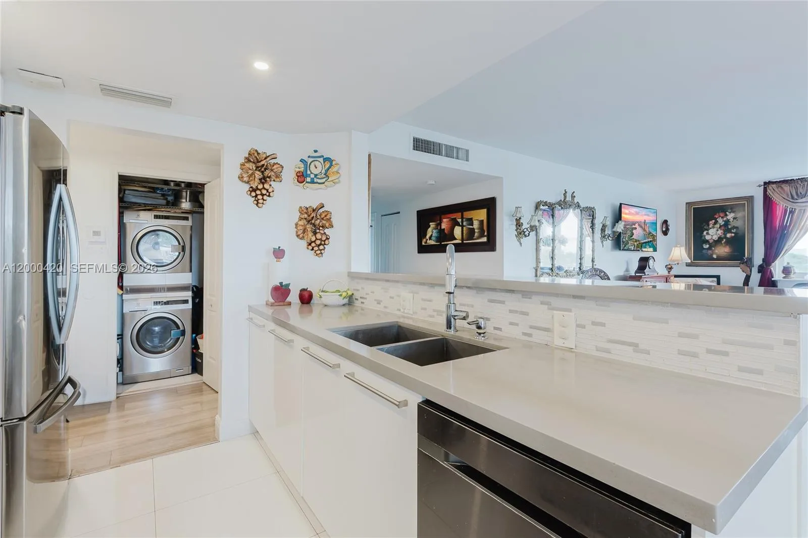 3800 Hillcrest Dr # 411, Hollywood, FL 33021 photo 9