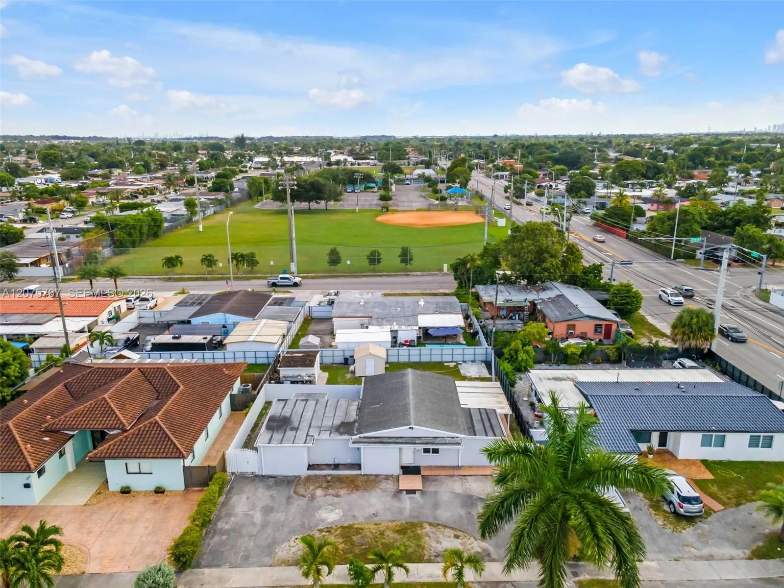 6049 W 14th Ct, Hialeah, FL 33012 — zdjęcie 3