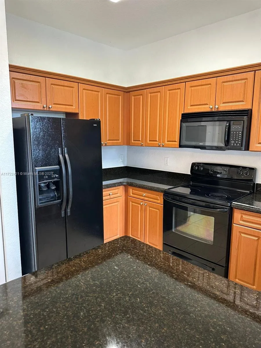 2589 NE 4th St # 205, Homestead, FL 33033 photo 2