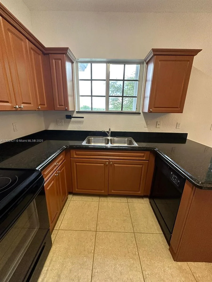 2589 NE 4th St # 205, Homestead, FL 33033 photo 4