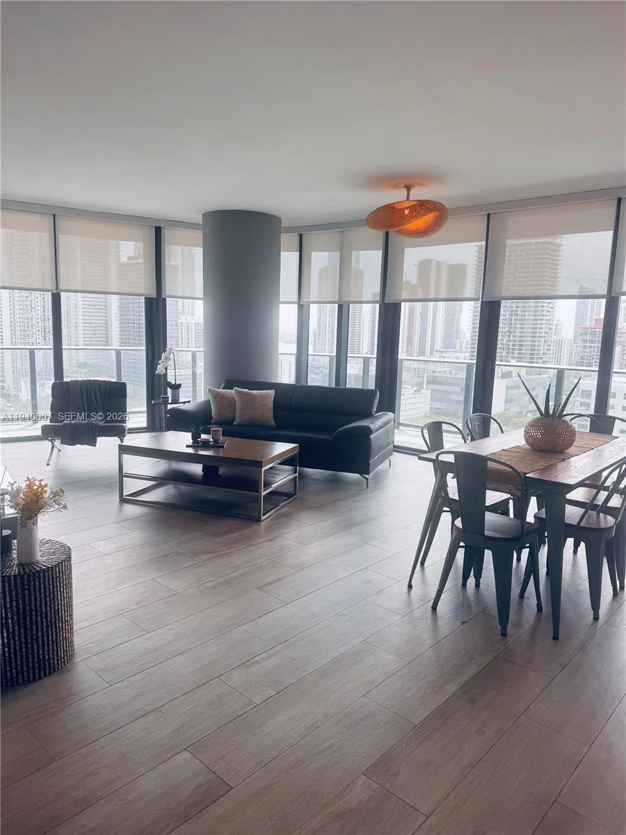 121 NE 34th St # 1904, Miami, FL 33137 photo 3