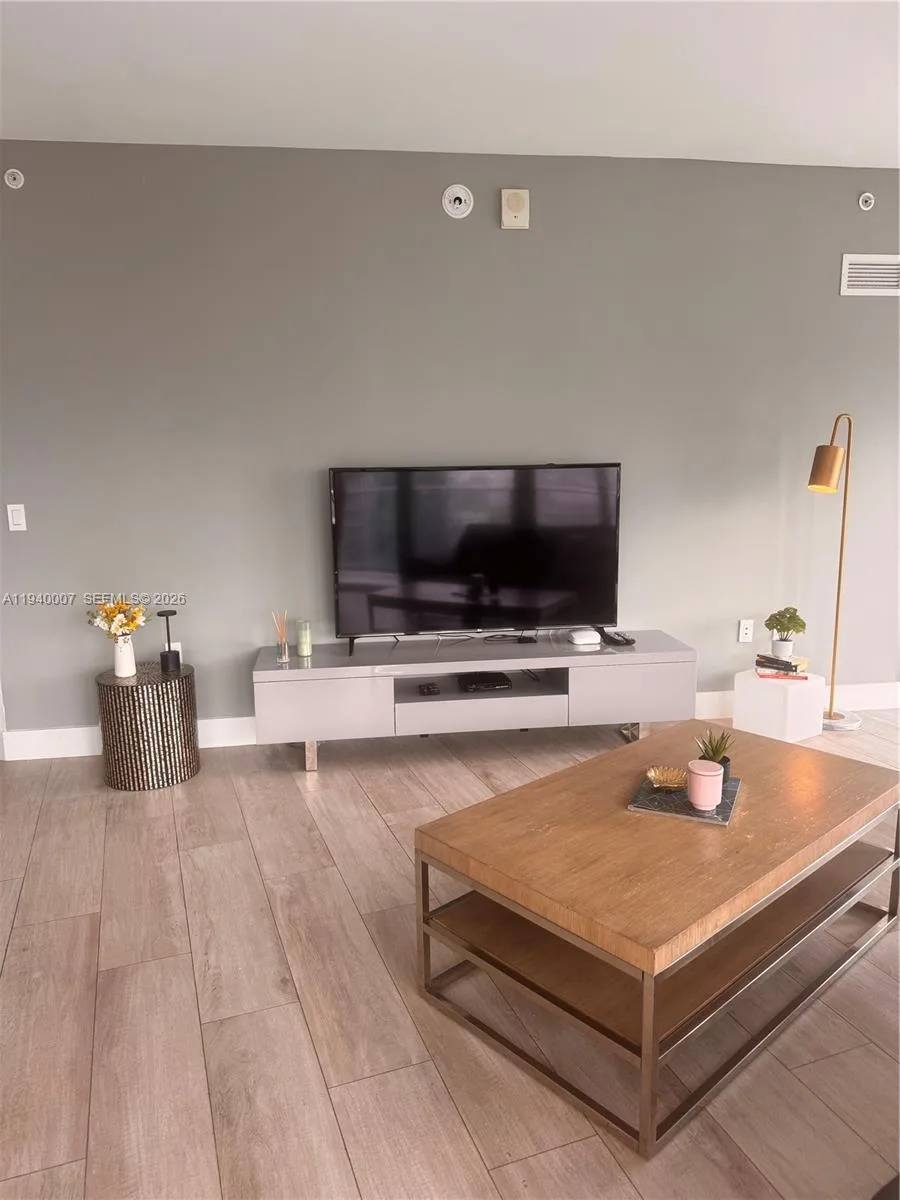121 NE 34th St # 1904, Miami, FL 33137 photo 5