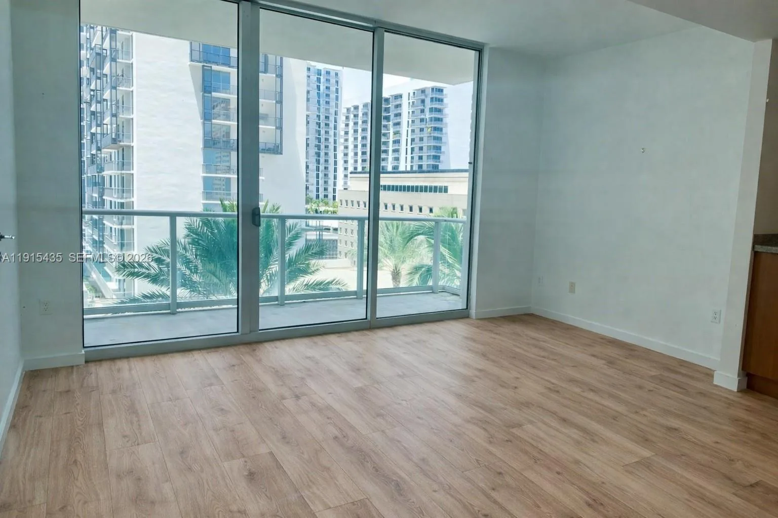 300 S Biscayne Blvd # T-1509, Miami, FL 33131 photo 3