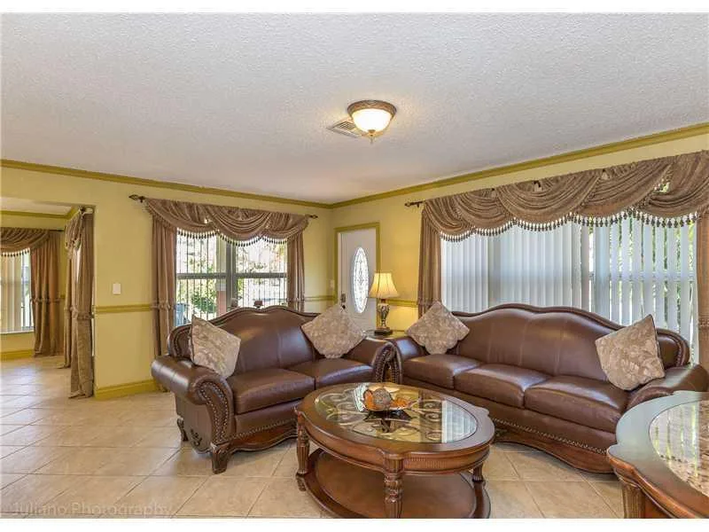 160 SE 12th Street, Pompano Beach, FL 33060 photo 2