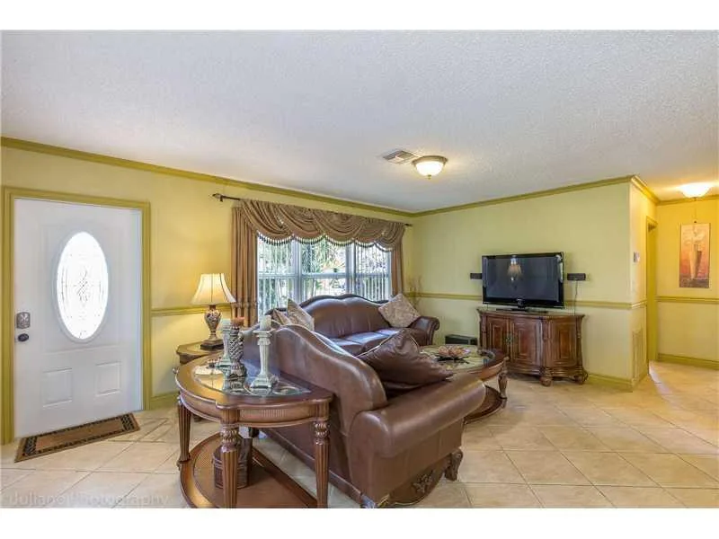 160 SE 12th Street, Pompano Beach, FL 33060 photo 3