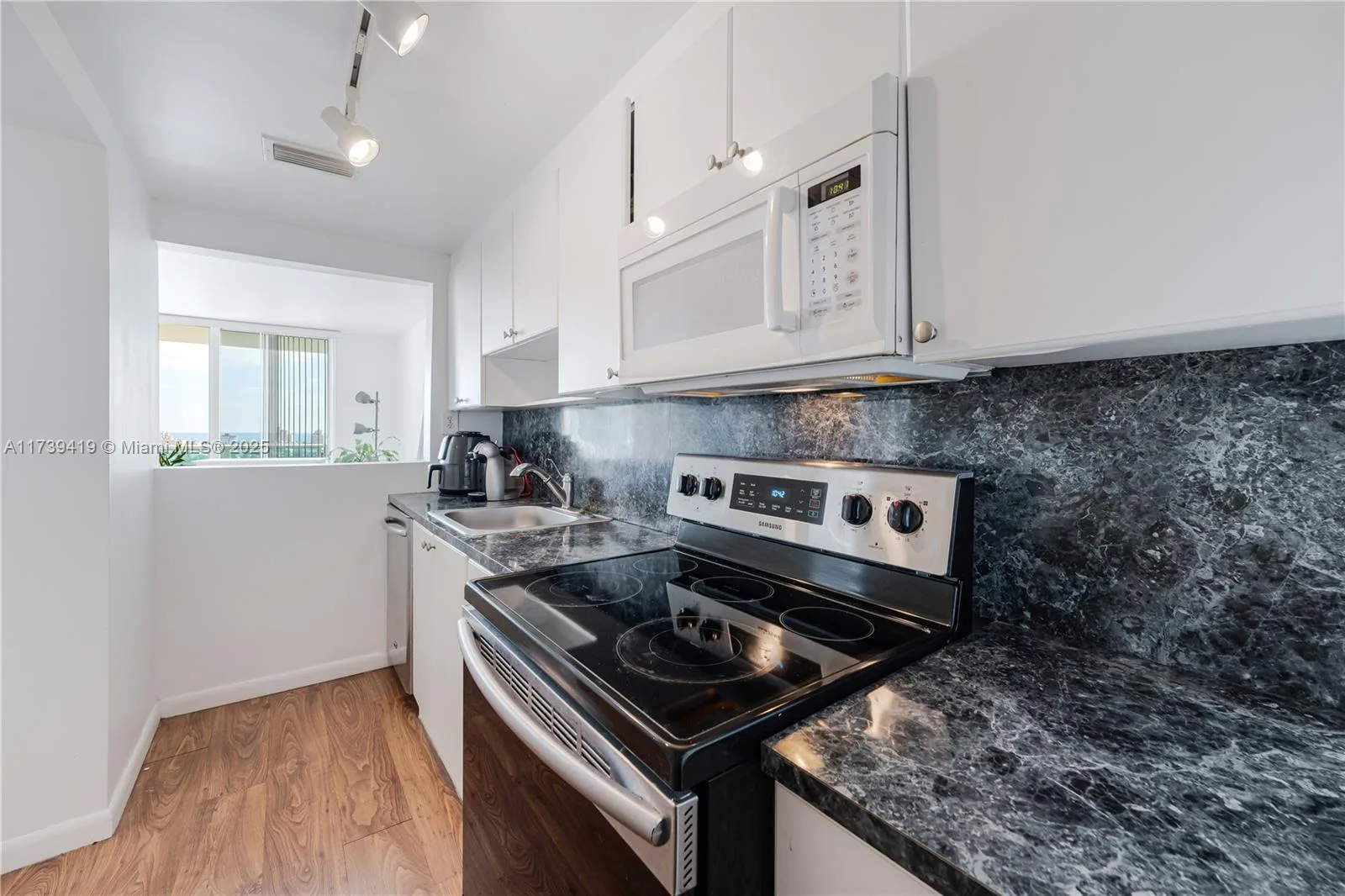 1200 West Ave # 1511, Miami Beach, FL 33139 photo 10