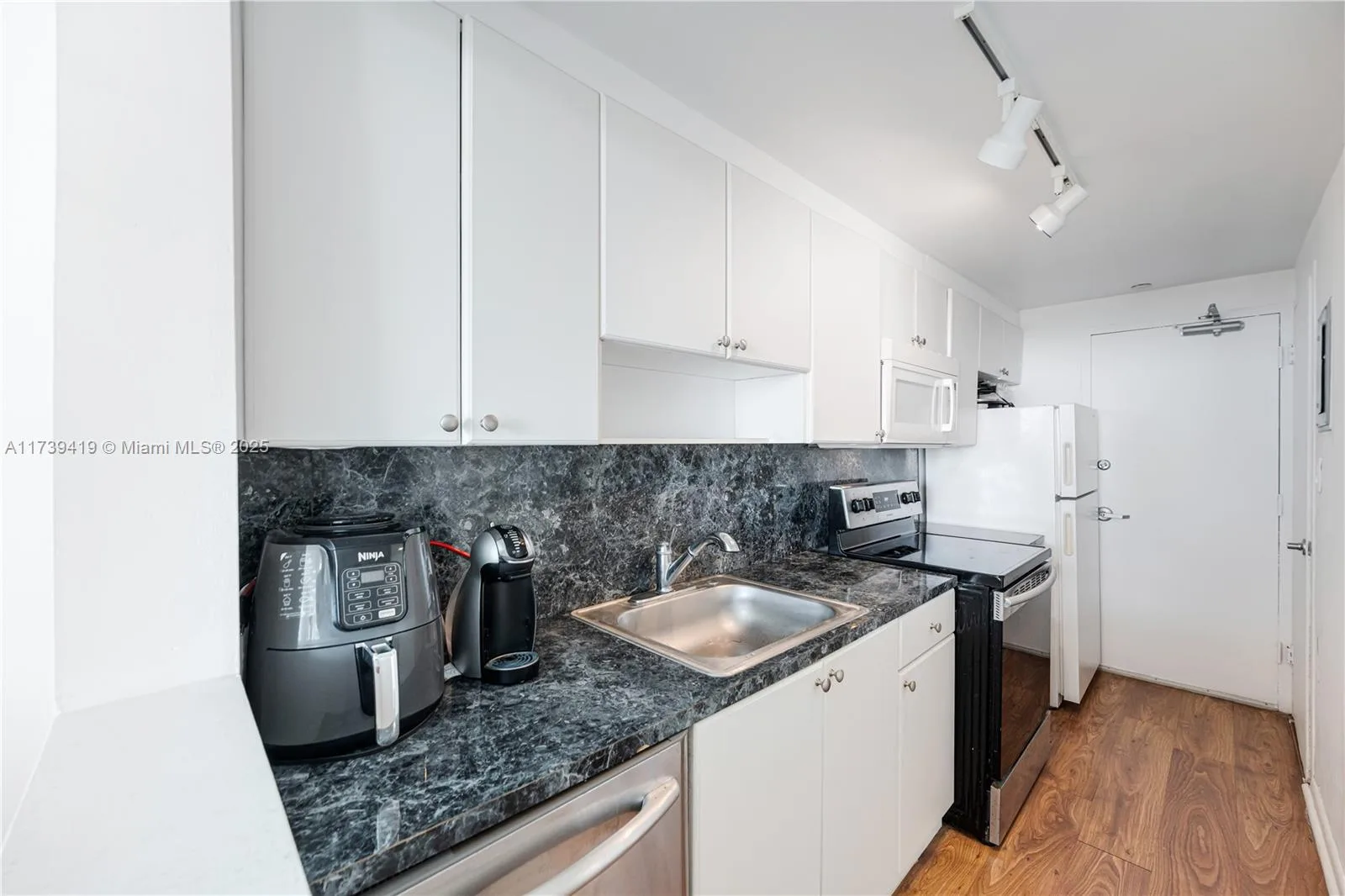 1200 West Ave # 1511, Miami Beach, FL 33139 photo 11