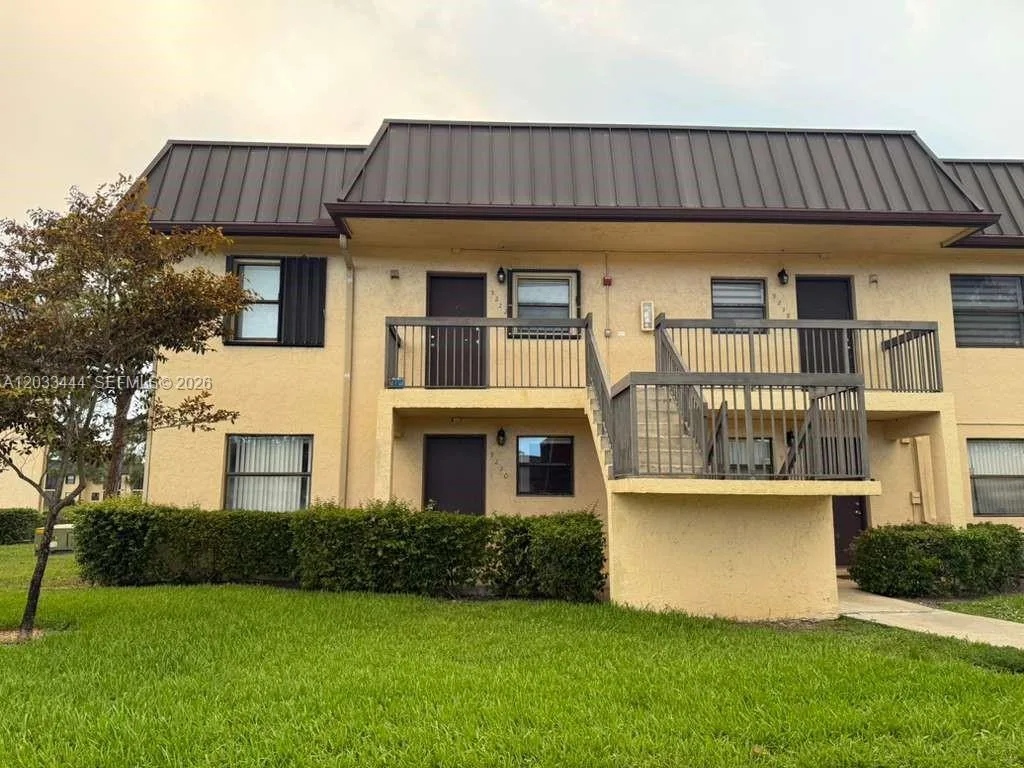 9220 NW 1st St # 101, Pembroke Pines, FL 33024