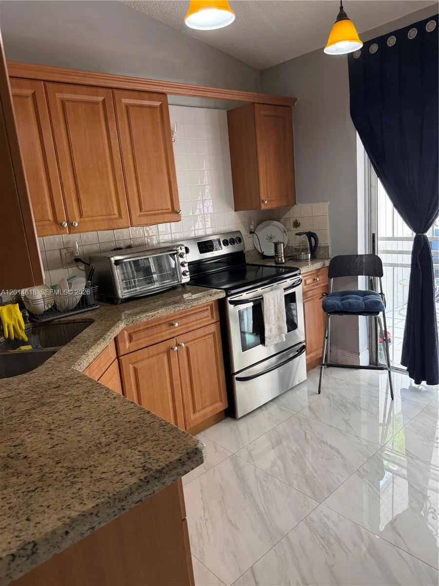 7101 W 24th Ave # 14, Hialeah, FL 33016 photo 10
