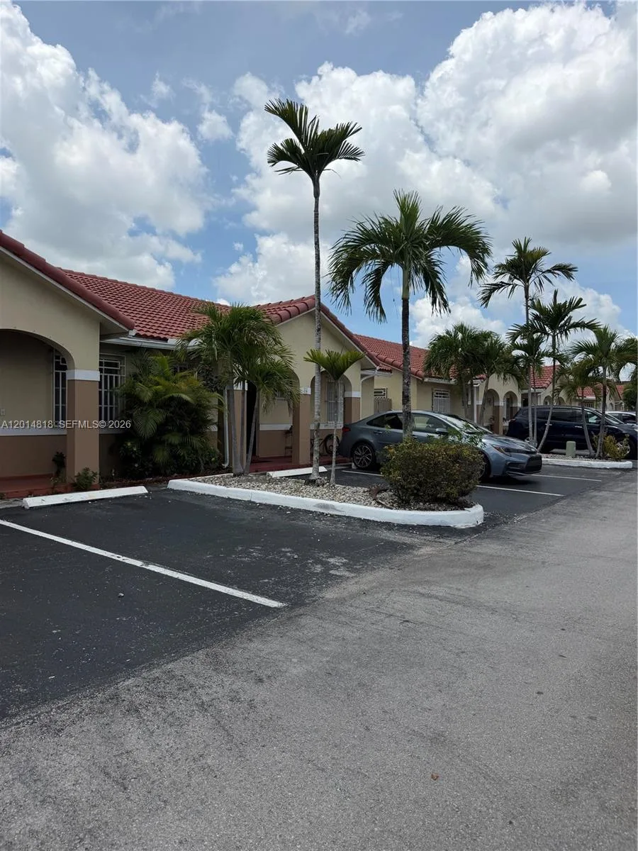 7101 W 24th Ave # 14, Hialeah, FL 33016 — zdjęcie 2
