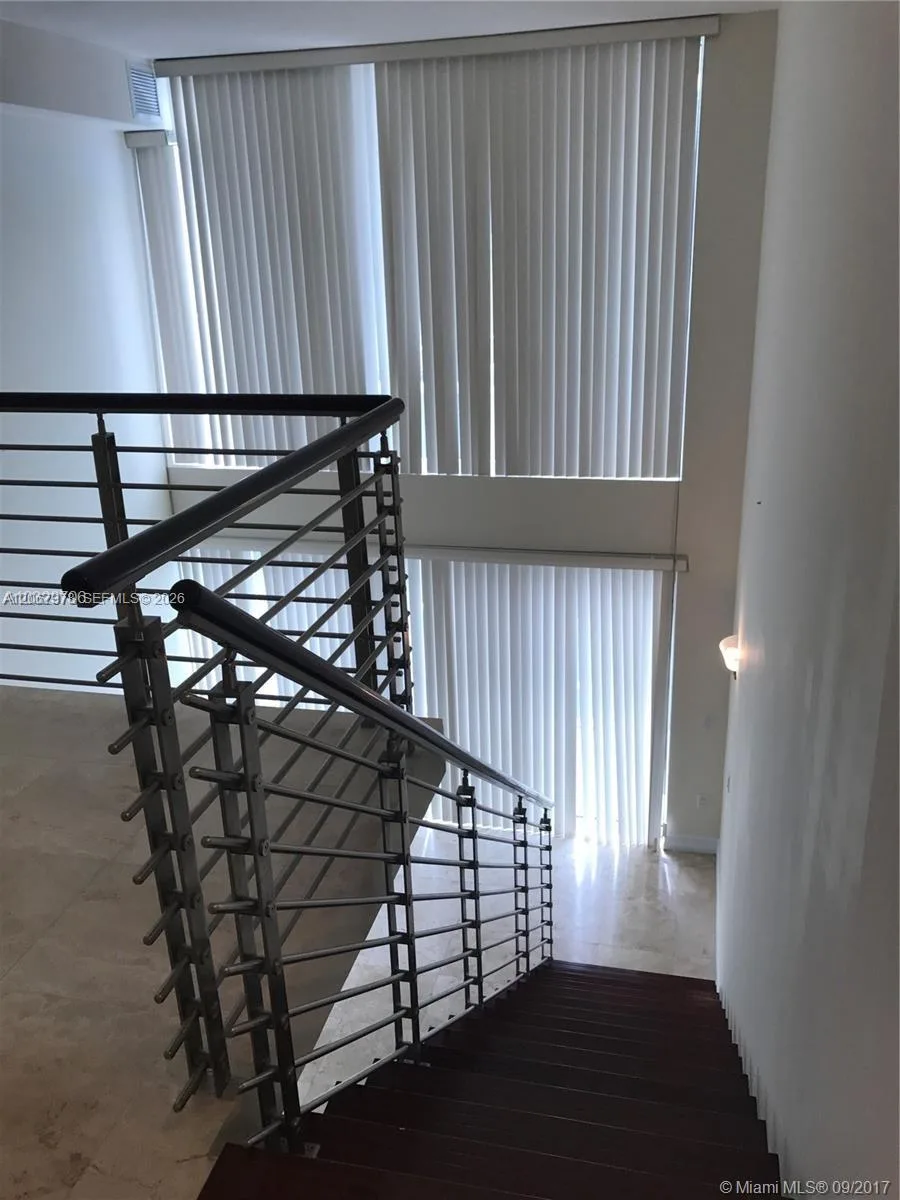 41 SE 5th St # 1606, Miami, FL 33131 photo 5