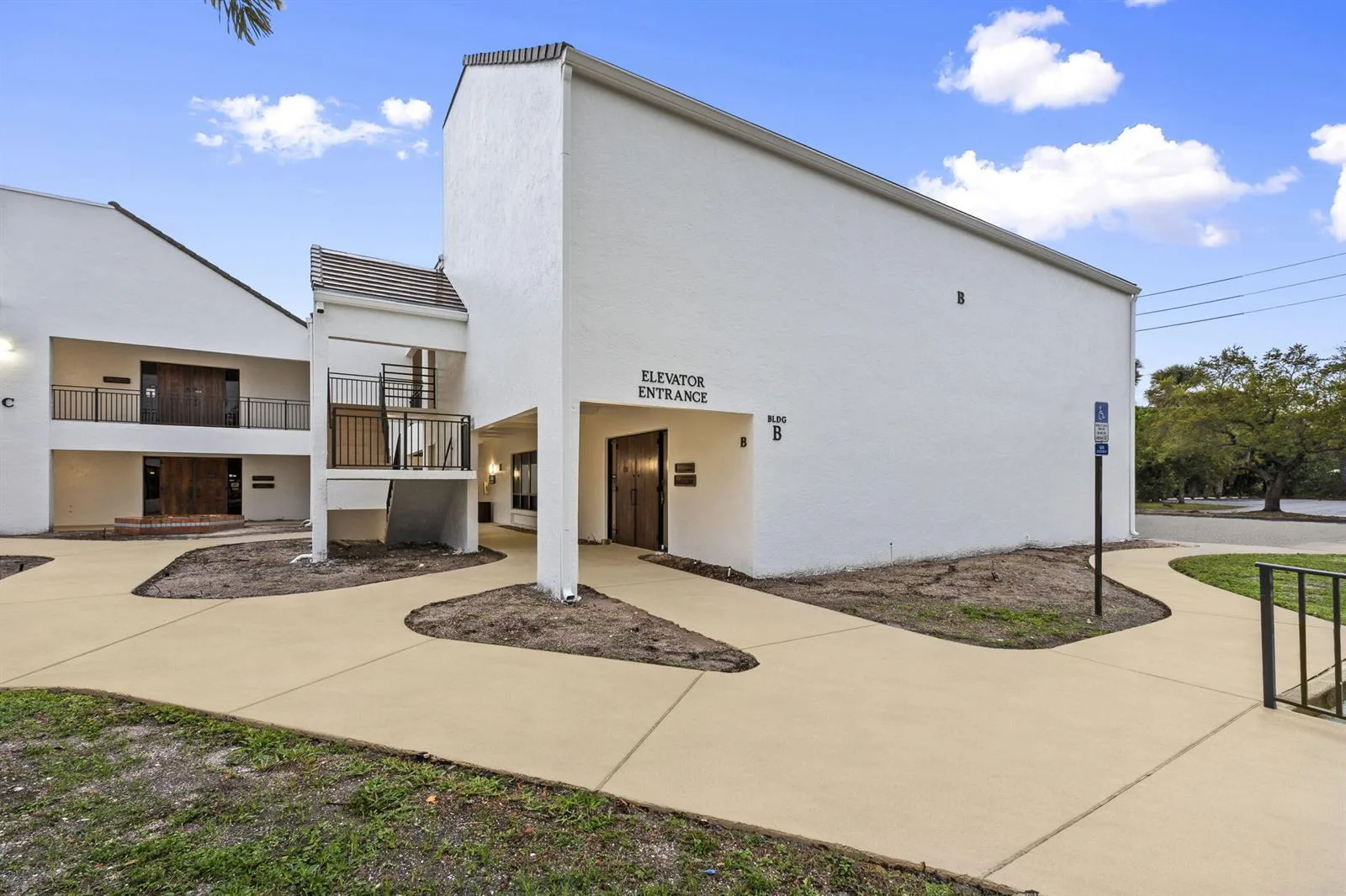 900 SE Ocean Boulevard # B212, Stuart, FL 34994 photo 2