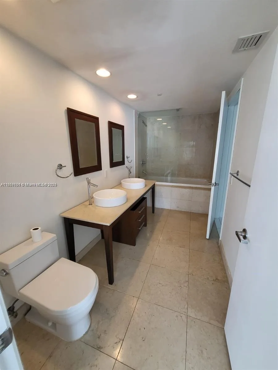 485 Brickell Ave # 4103, Miami, FL 33131 photo 10