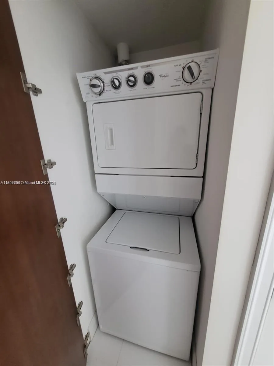 485 Brickell Ave # 4103, Miami, FL 33131 photo 13