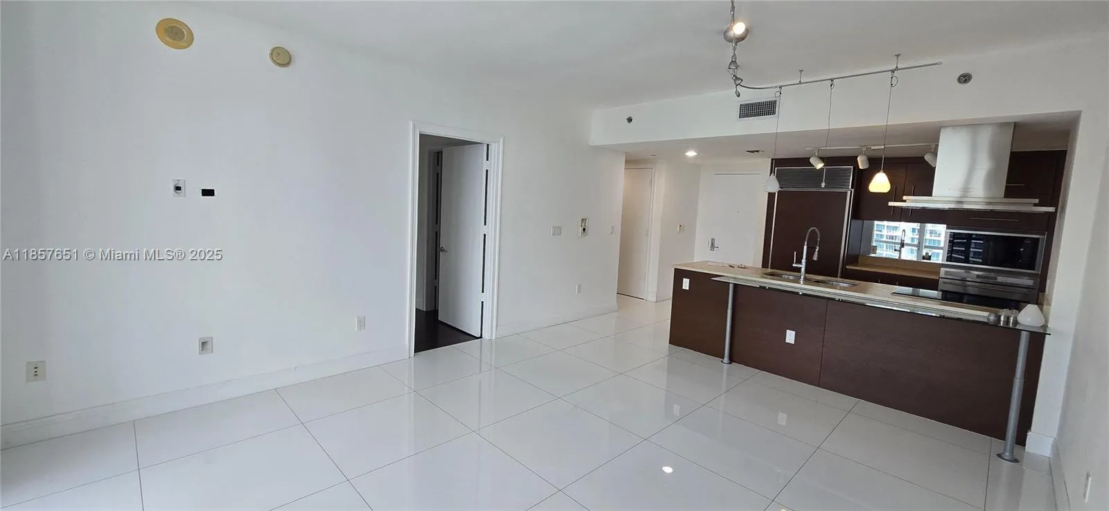 485 Brickell Ave # 4103, Miami, FL 33131 photo 3